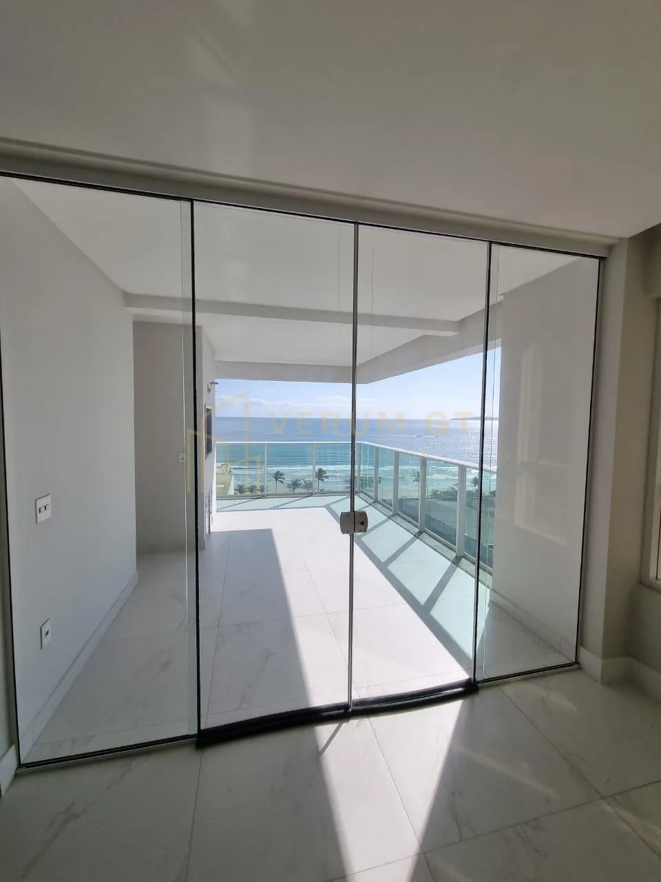 Apartamento com 4 Suites | Alto padrão | Meia Praia